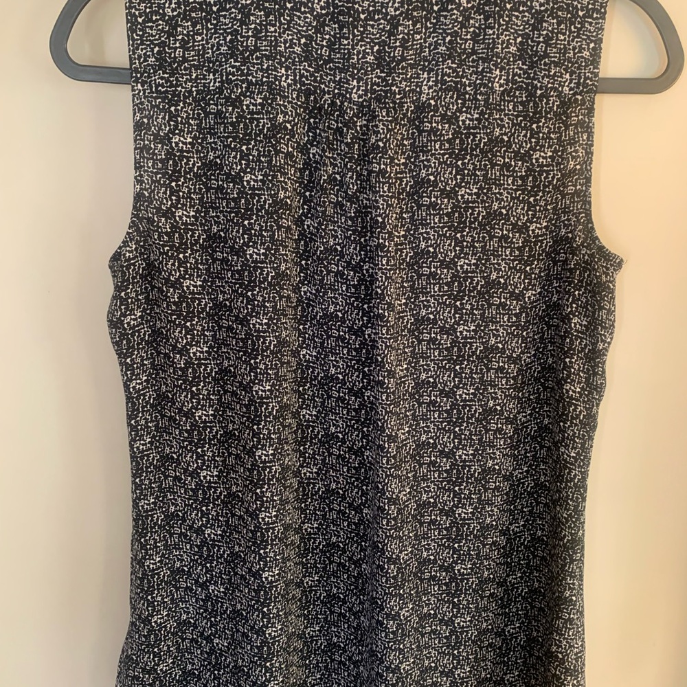 Express Black And White Patterned Sleeveless Blou… - image 3